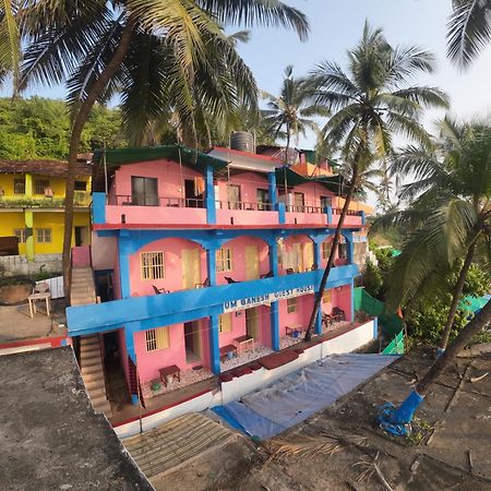 Om Ganesh Guest House Cliffside Arambol Ngoại thất bức ảnh