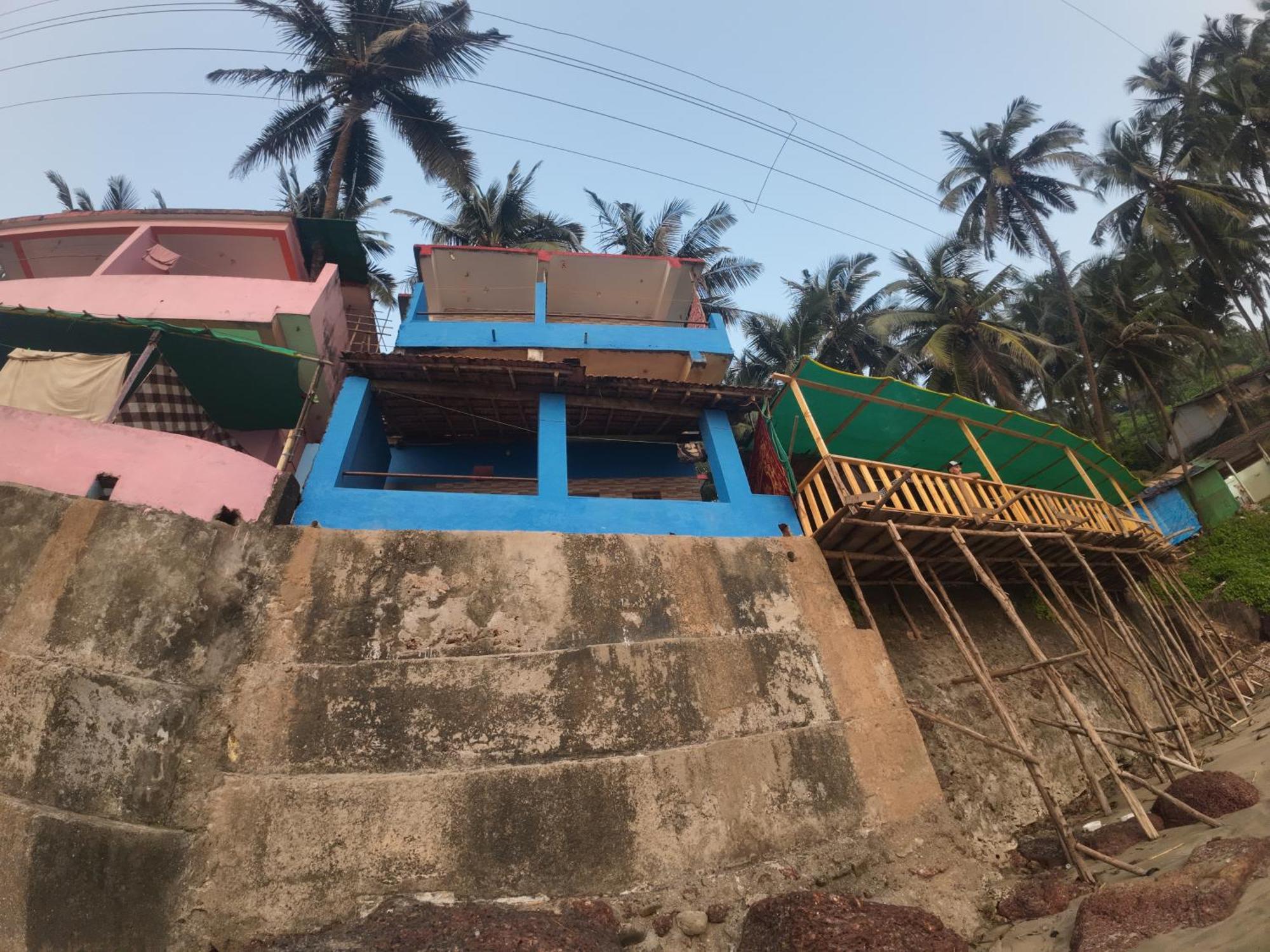 Om Ganesh Guest House Cliffside Arambol Ngoại thất bức ảnh