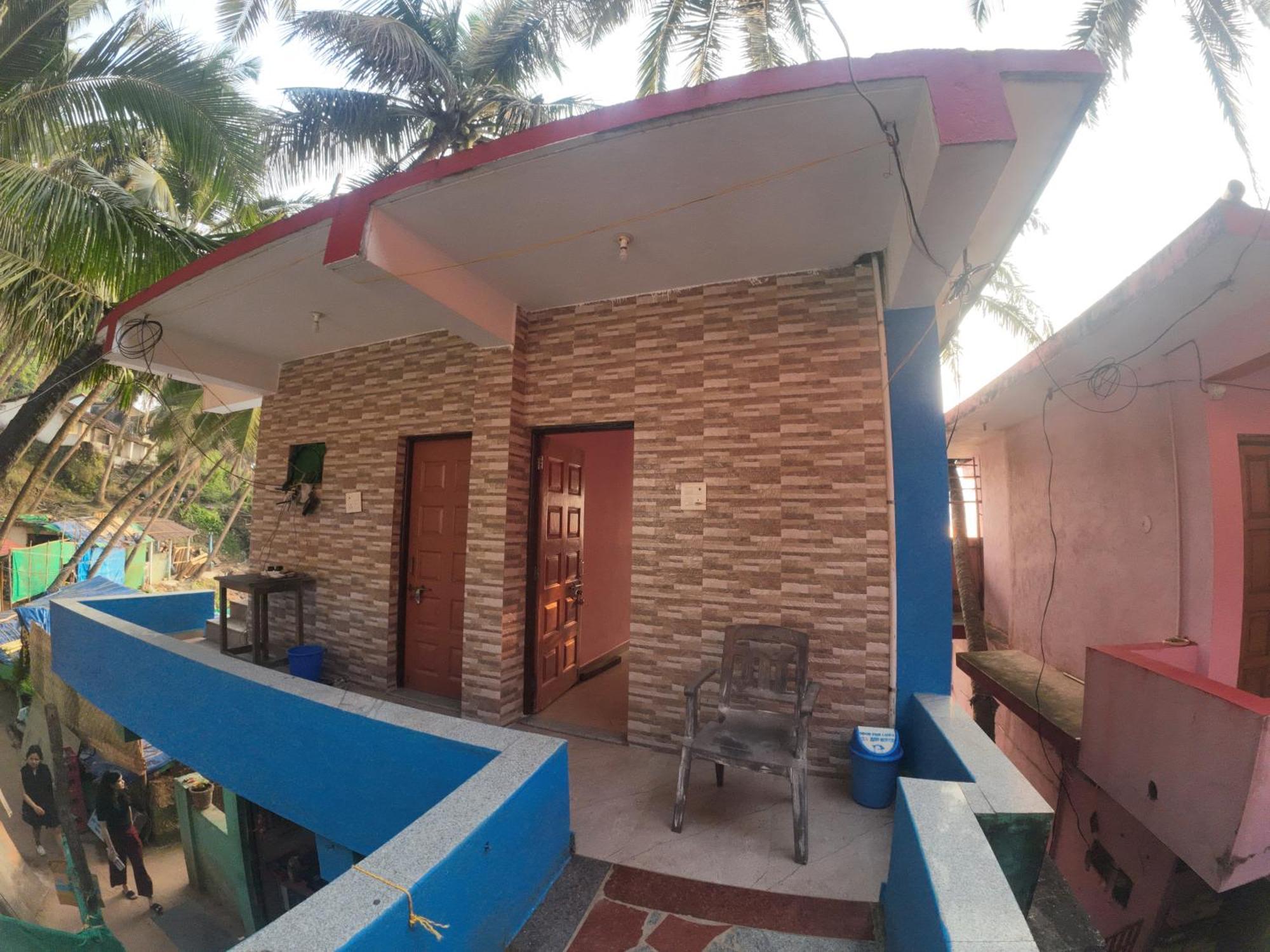 Om Ganesh Guest House Cliffside Arambol Ngoại thất bức ảnh