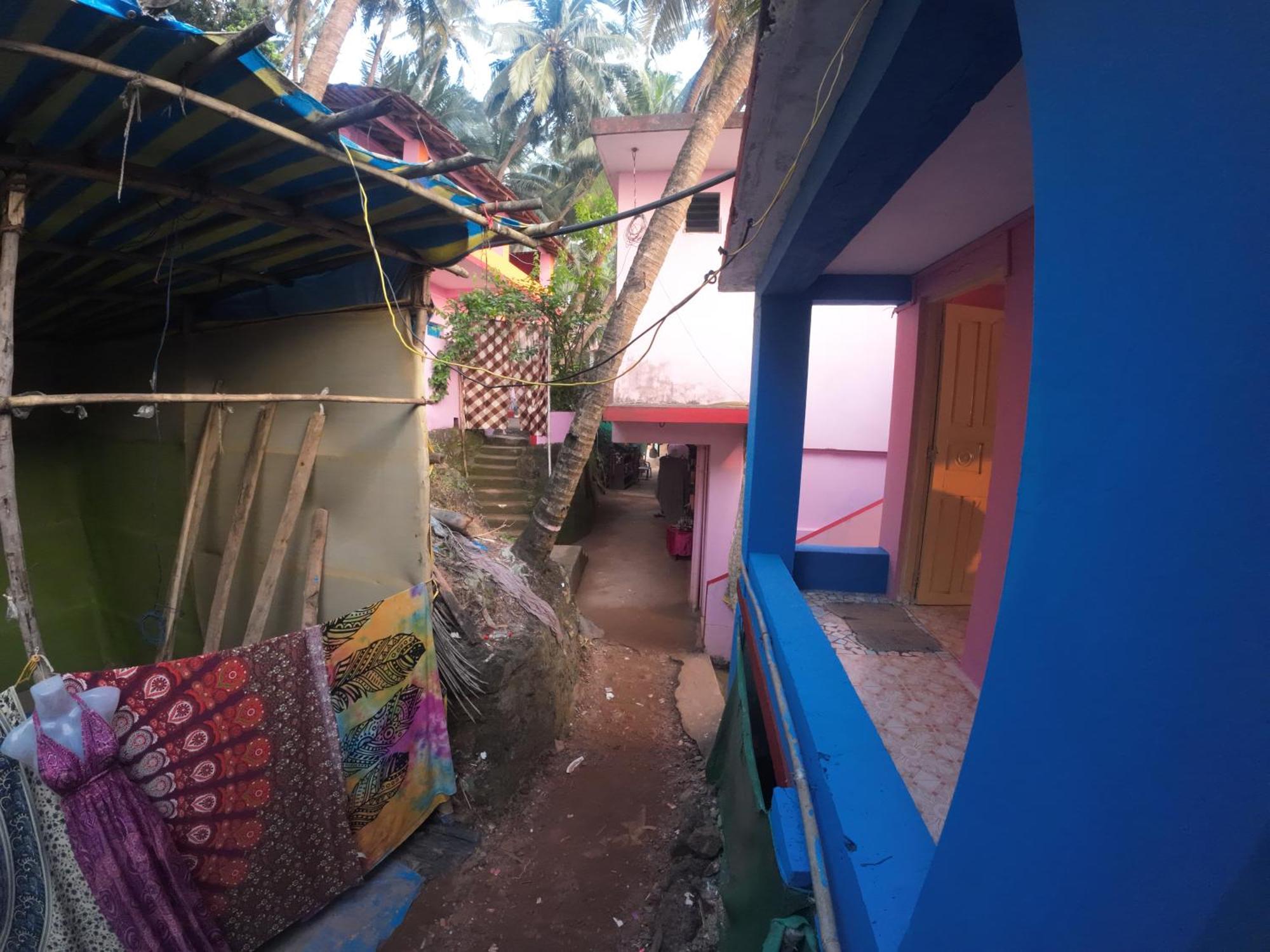Om Ganesh Guest House Cliffside Arambol Ngoại thất bức ảnh
