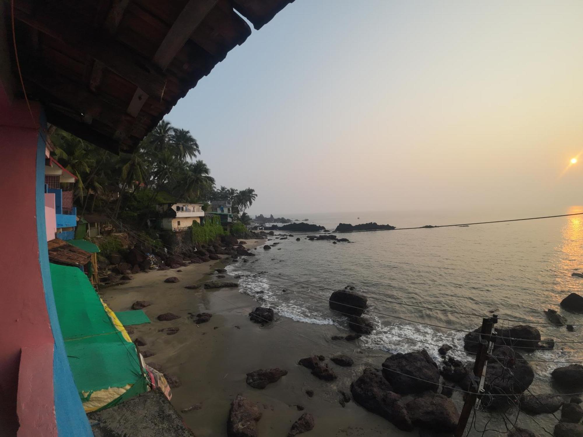 Om Ganesh Guest House Cliffside Arambol Ngoại thất bức ảnh