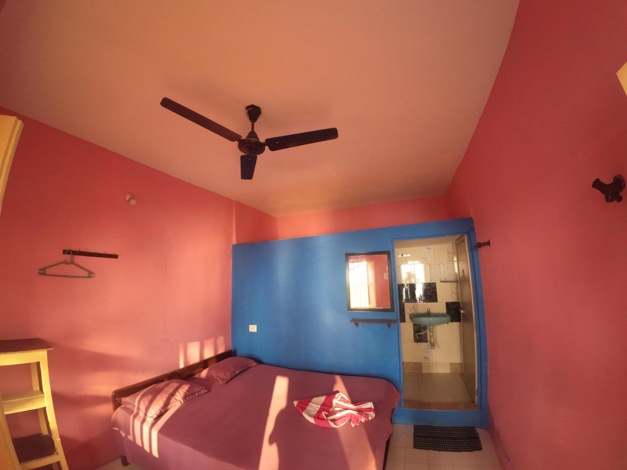 Om Ganesh Guest House Cliffside Arambol Ngoại thất bức ảnh
