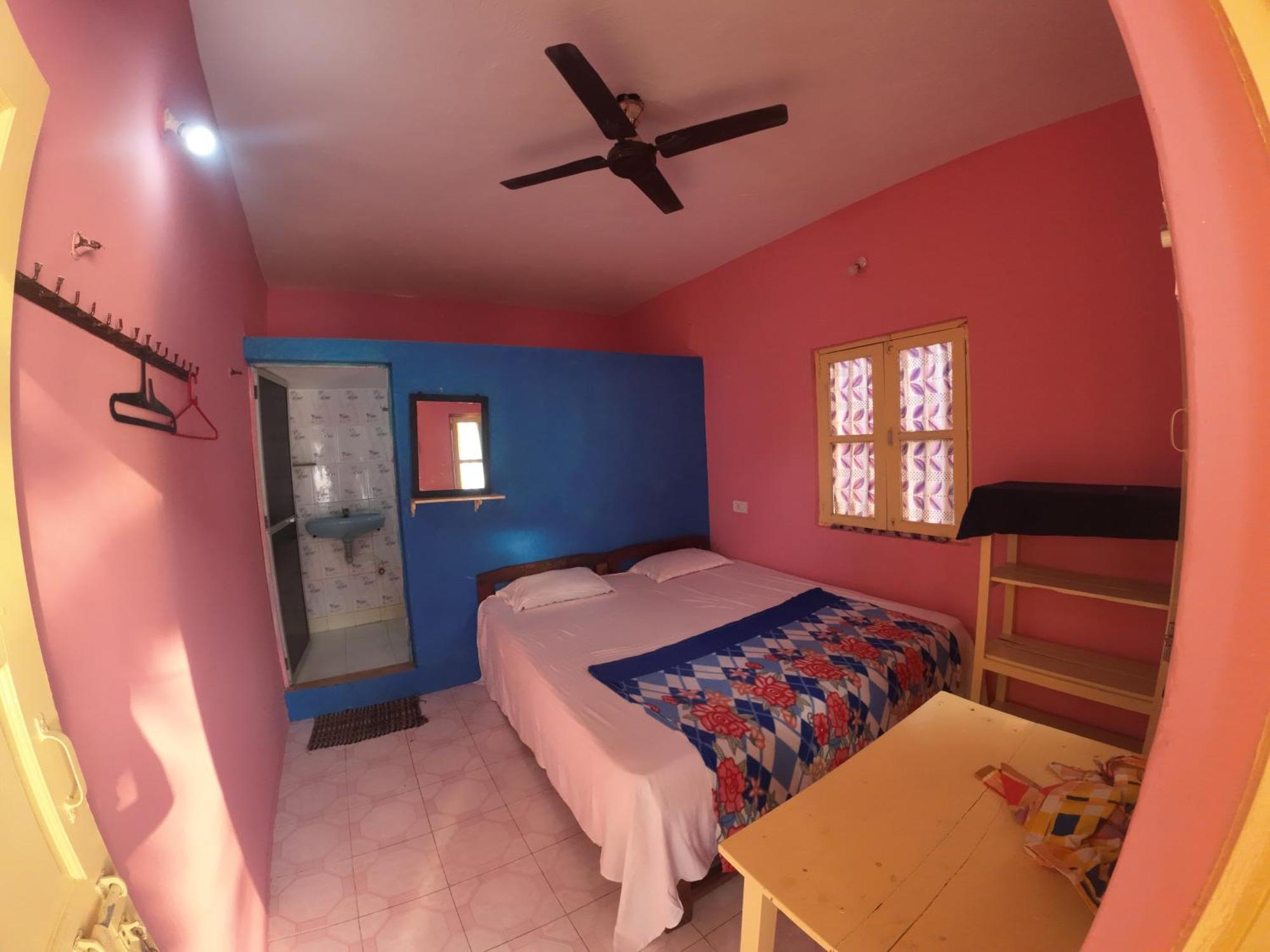 Om Ganesh Guest House Cliffside Arambol Ngoại thất bức ảnh