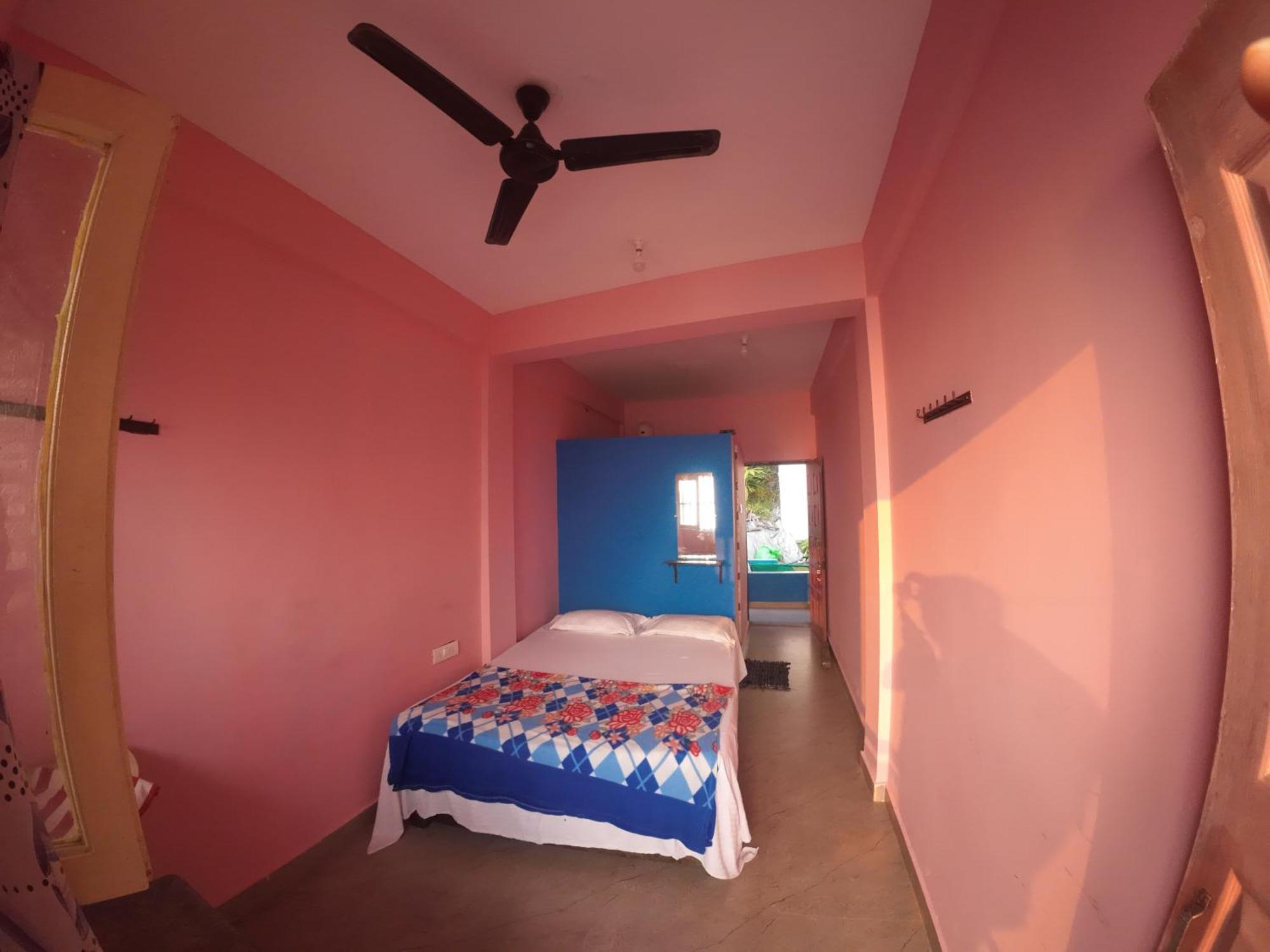 Om Ganesh Guest House Cliffside Arambol Ngoại thất bức ảnh