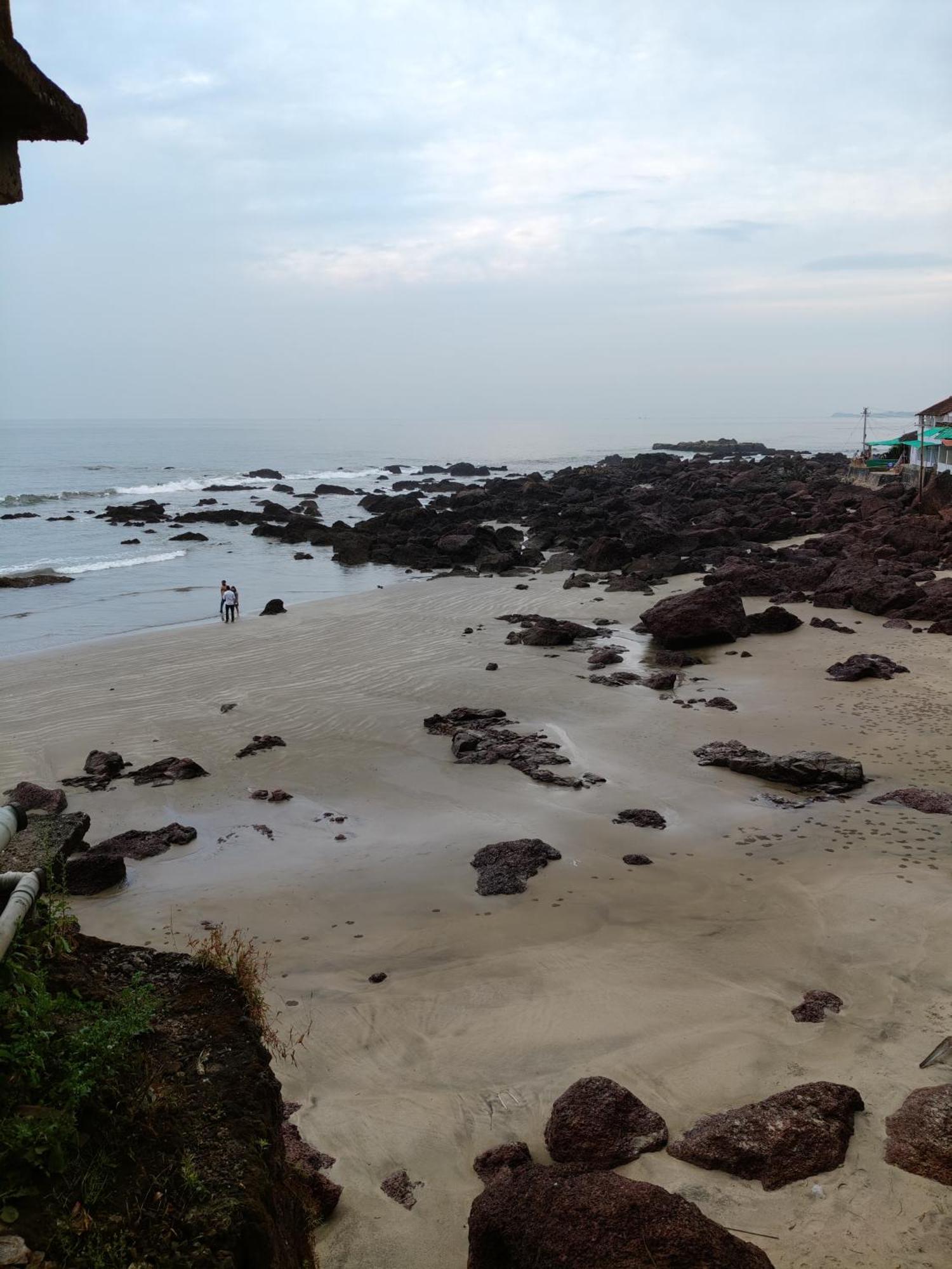 Om Ganesh Guest House Cliffside Arambol Ngoại thất bức ảnh