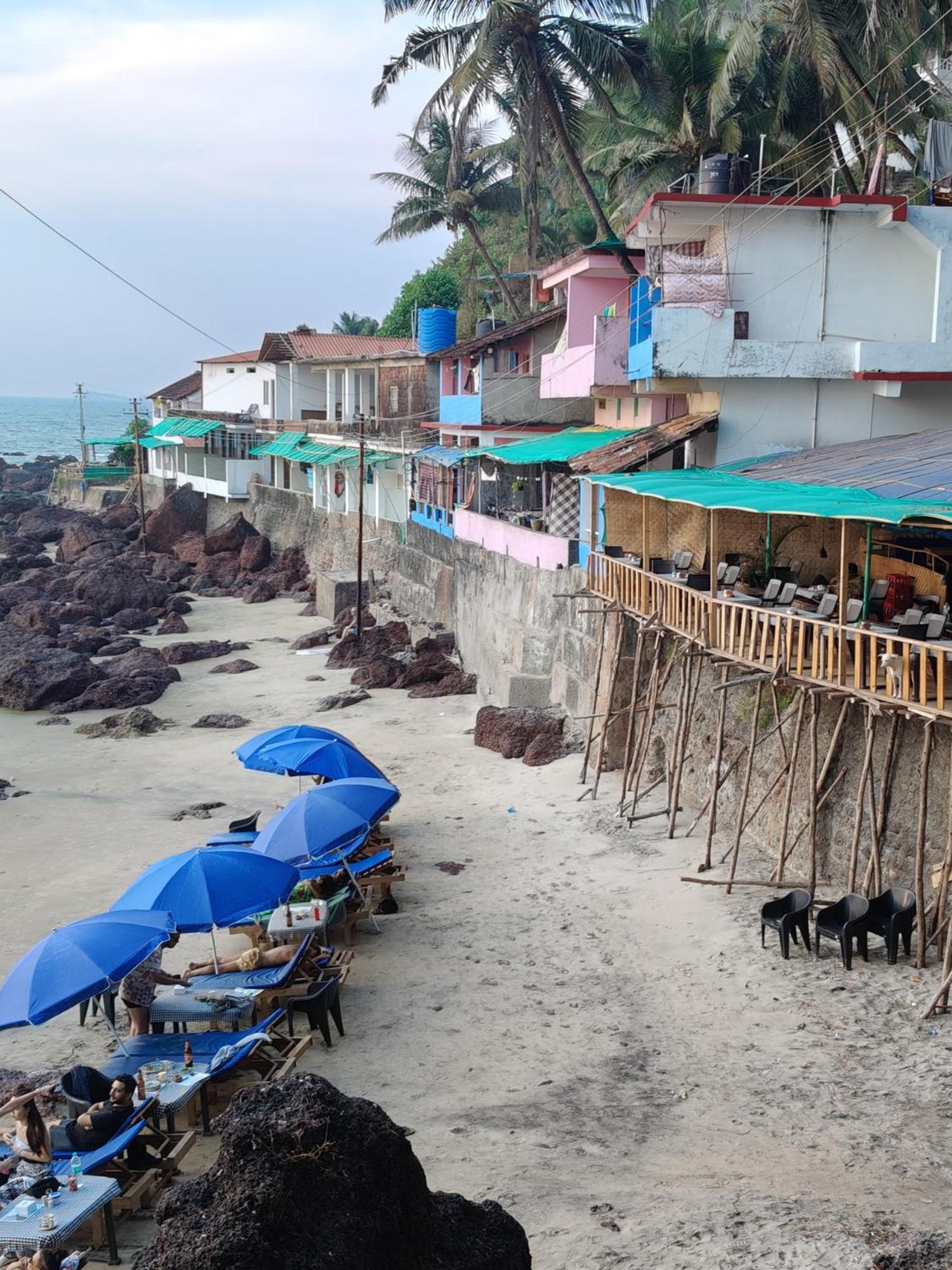 Om Ganesh Guest House Cliffside Arambol Ngoại thất bức ảnh