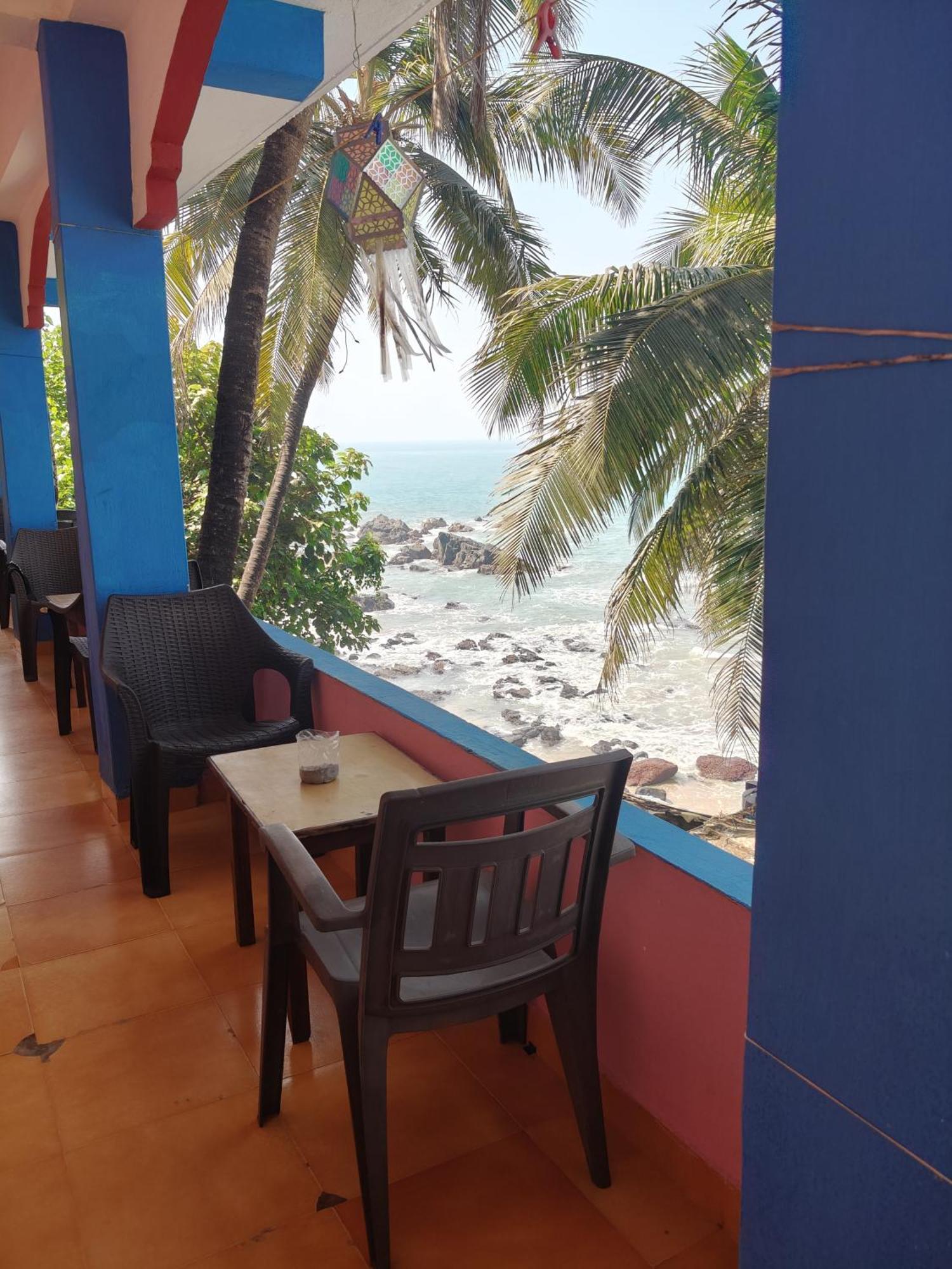 Om Ganesh Guest House Cliffside Arambol Phòng bức ảnh